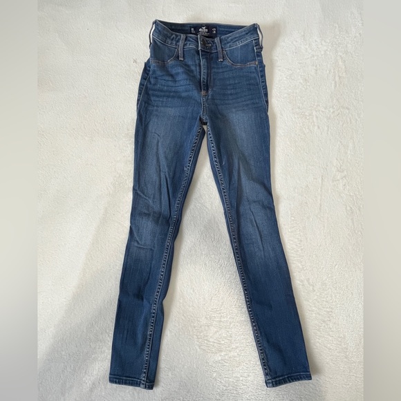 ✨Free w/ bundle Hollister Curvy Jegging - Picture 2 of 3